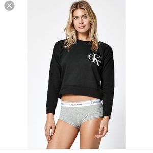 Calvin Klein Cropped Pullover